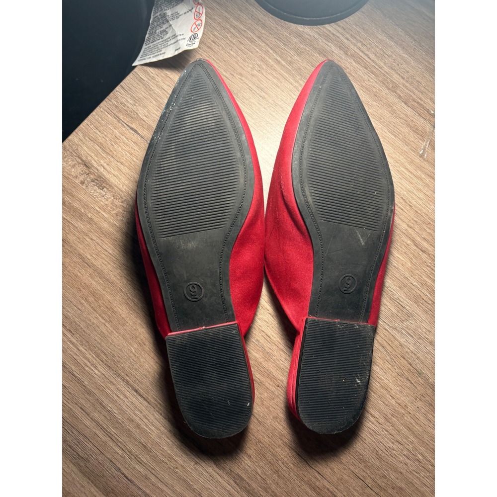 A New Day Womens Red Velvet Pointed Toe Mules V-Cut Slip On Flat Slides Size 9 - Picture 2 of 4